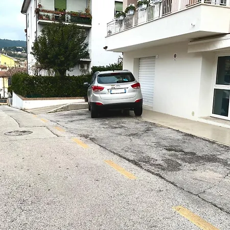 S122 - Sirolo, Bilocale A 50 Metri Dalla Piazza * Sirolo