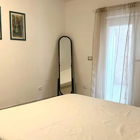 S122 - Sirolo, Bilocale A 50 Metri Dalla Piazza